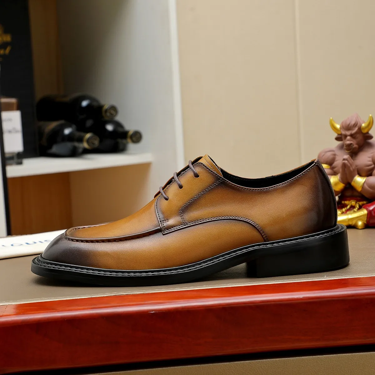 Men's shoes 💰640 💰 Louis Vuitton LV ® Autumn and Winter 🆕 models 🔛Full shoe counter First layer cowhide, 🐂Leather lined casual shoes for men, super soft outsole, essential for driving. Counter synchronization Original first layer cowhide Completely 1:1 mold customization 🌹Top version, color optional! Number: 38-45 (37.46. Customized)